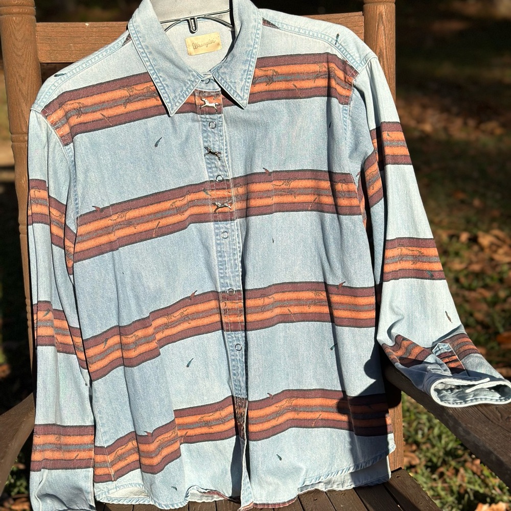 WRANGLER Vintage Medium Snap Up with Metal Horse Pins
100% Cotton